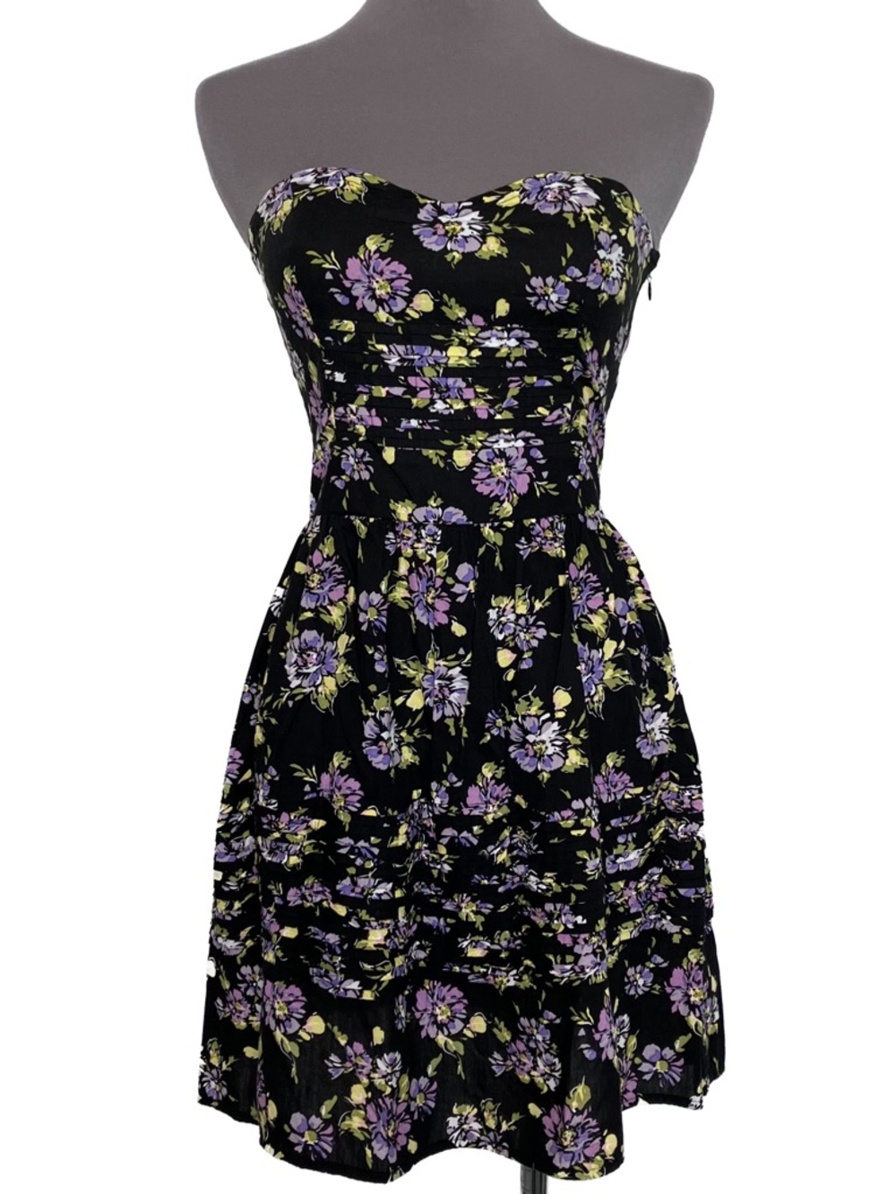 UO Kimchi Blue Fit & Flare Mini Dress in Black & Purple Floral Strapless XS